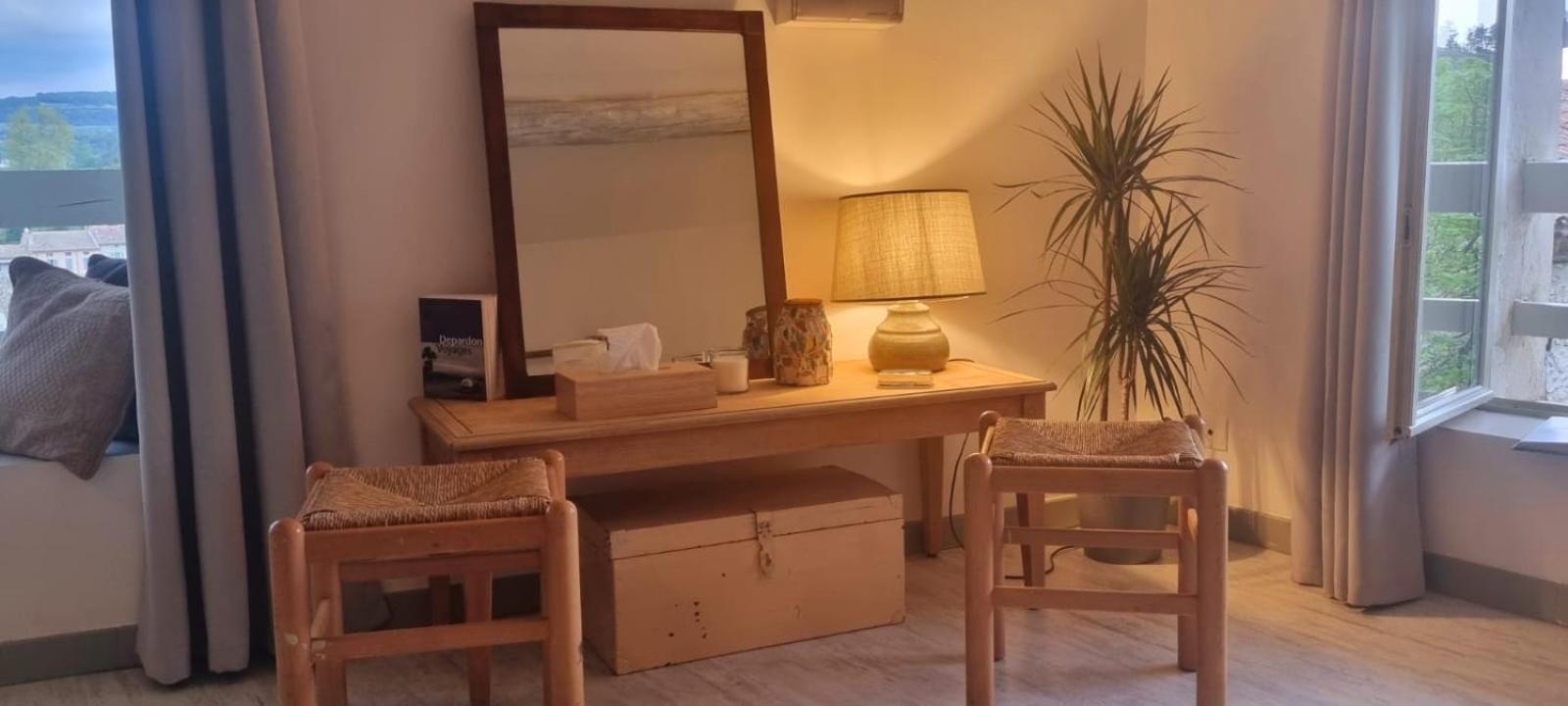 Maison Curieuse Везон ла Ромен Стая снимка